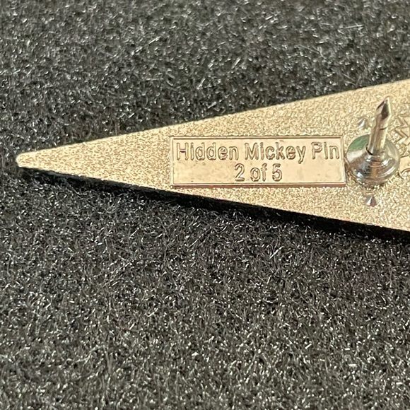 Walt Disney World Blue Banner Hidden Mickey #2 Of 5 Trading Pin - Picture 5 of 5